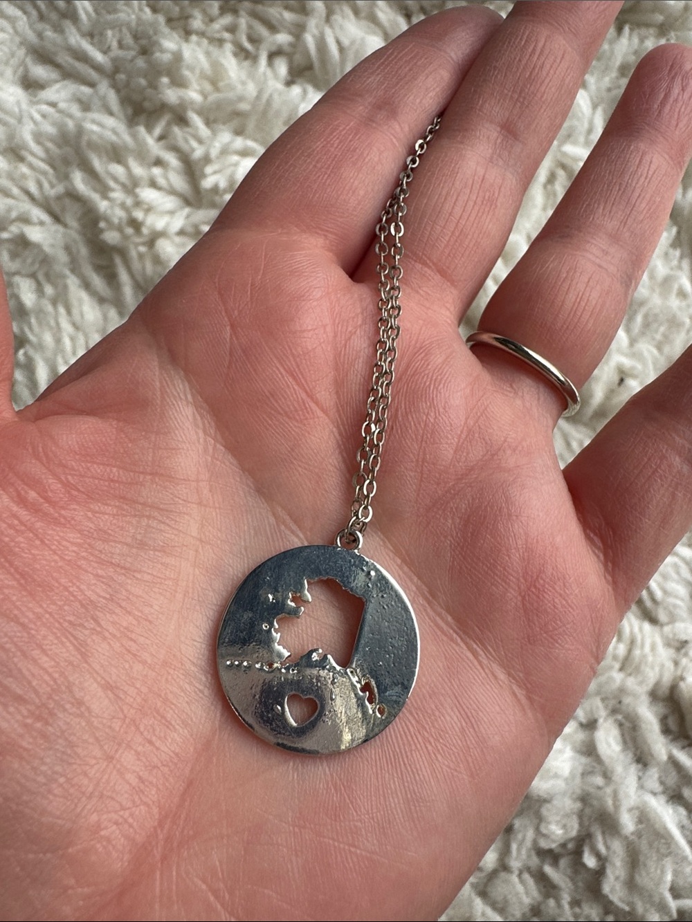 Alaska‎ Love Necklace